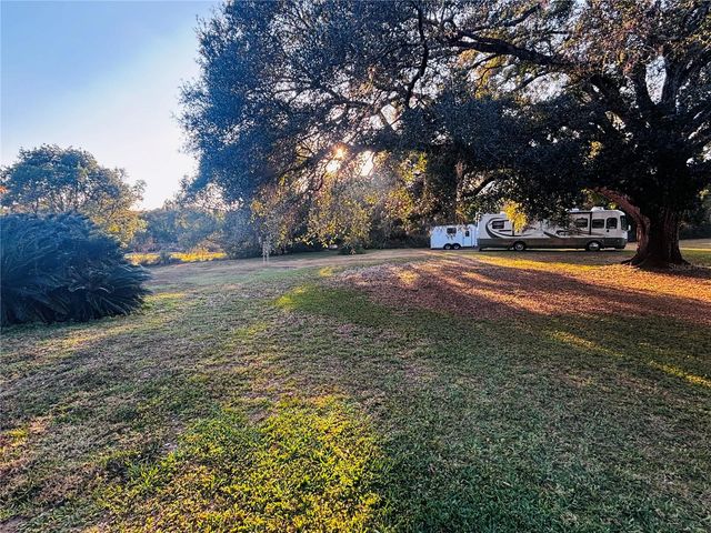 37252 HILLTOP DRIVE, Zephyrhills, FL 33541