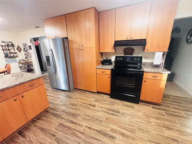 37252 HILLTOP DRIVE, Zephyrhills, FL 33541