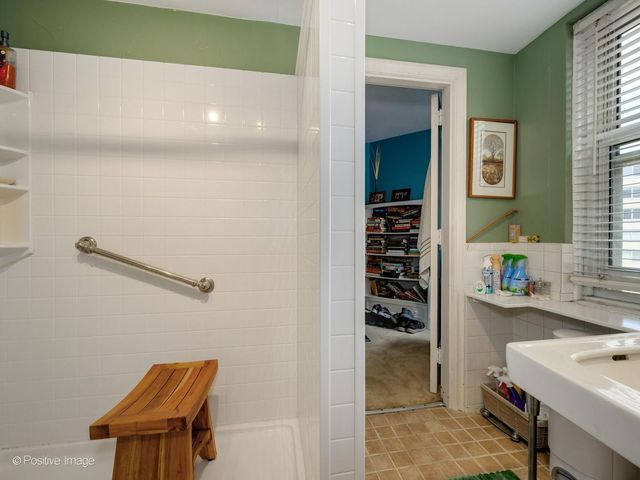 5555 N SHERIDAN Road 1612, Chicago, IL 60640