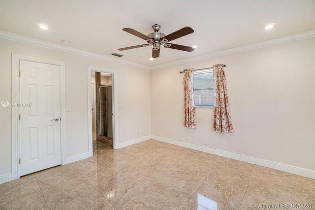 611 NW 39th St, Oakland Park, FL 33309