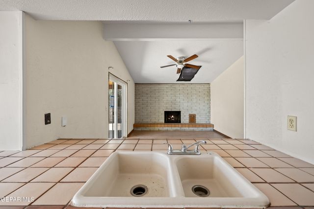 9864 VANDENBURG Street, El Paso, TX 79924