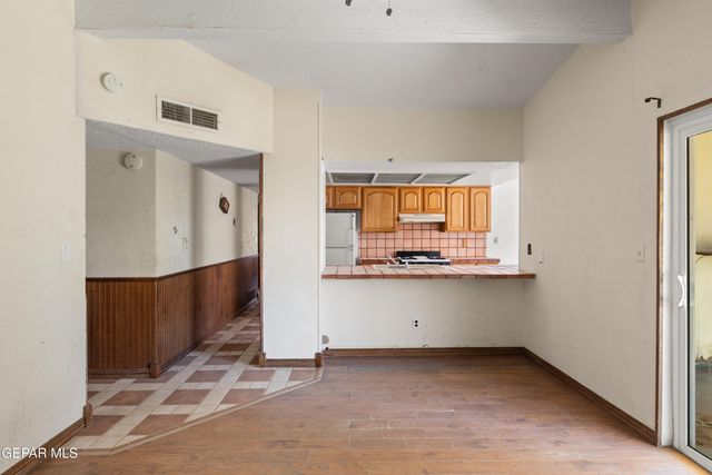 9864 VANDENBURG Street, El Paso, TX 79924