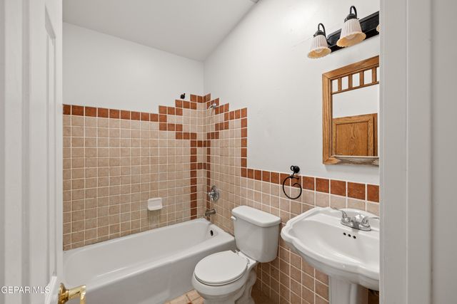 9864 VANDENBURG Street, El Paso, TX 79924