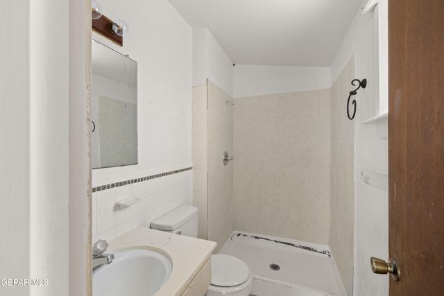 9864 VANDENBURG Street, El Paso, TX 79924