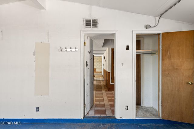 9864 VANDENBURG Street, El Paso, TX 79924