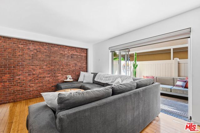 970 Palm Avenue 101, West Hollywood, CA 90069