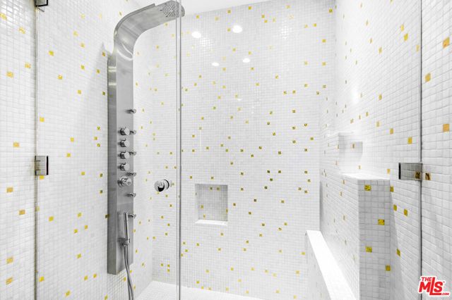 970 Palm Avenue 101, West Hollywood, CA 90069