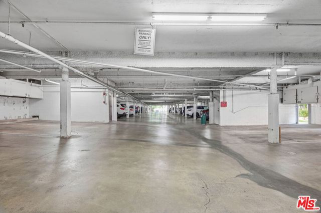 970 Palm Avenue 101, West Hollywood, CA 90069