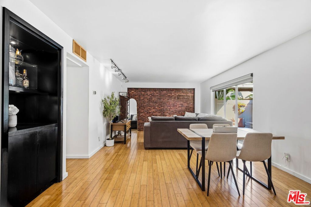 970 Palm Avenue 101, West Hollywood, CA 90069