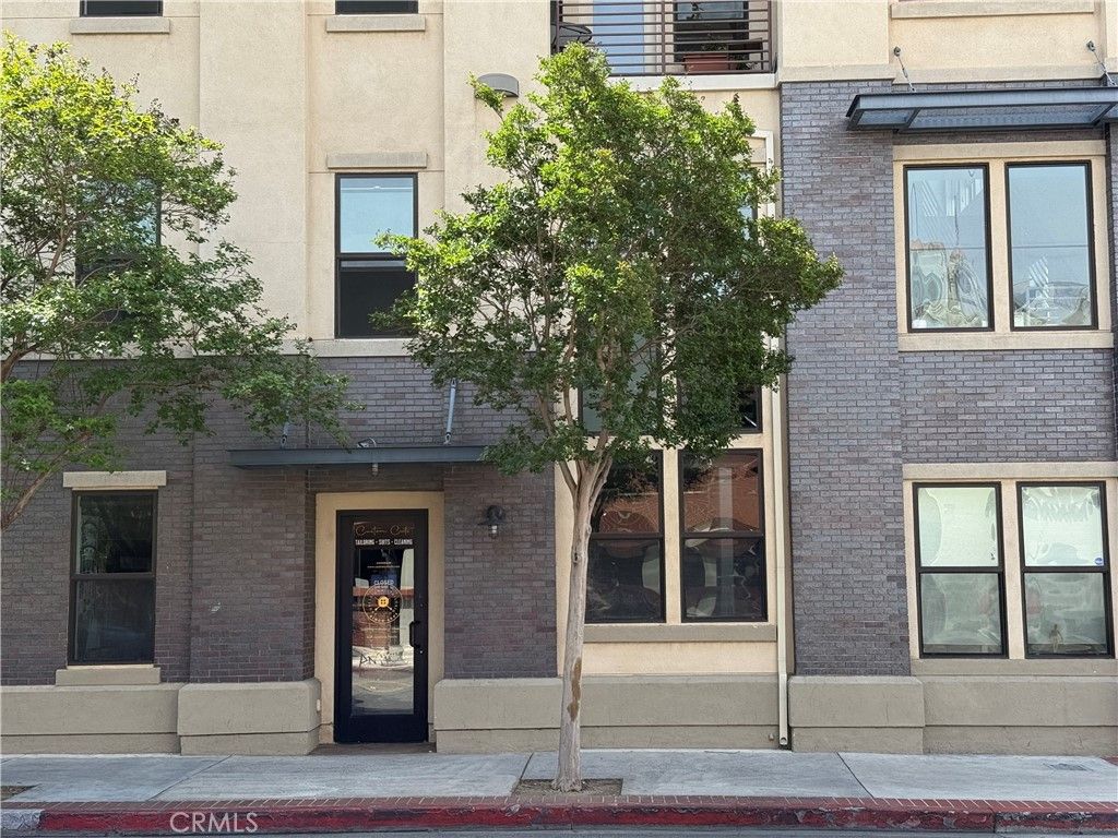 190 W 3rd Street, Santa Ana, CA 92701 — exterior