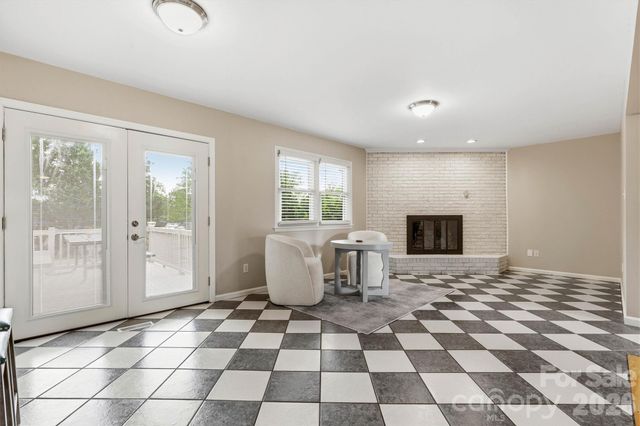 226 28th Avenue Place NE, Hickory, NC 28601