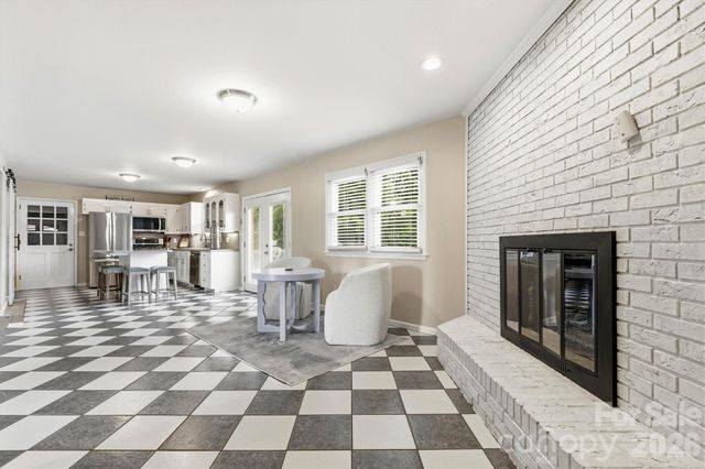 226 28th Avenue Place NE, Hickory, NC 28601