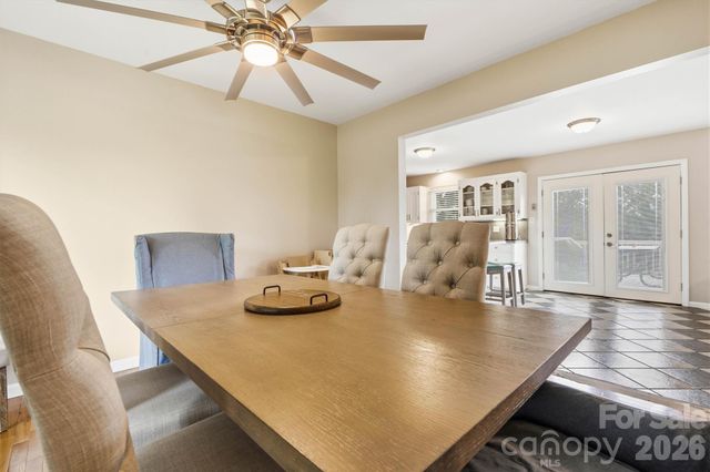 226 28th Avenue Place NE, Hickory, NC 28601
