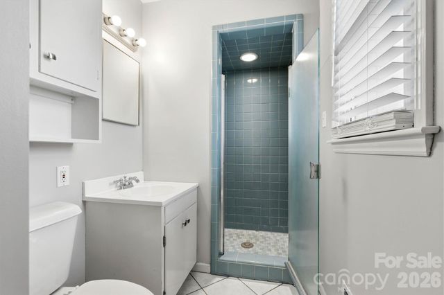 226 28th Avenue Place NE, Hickory, NC 28601