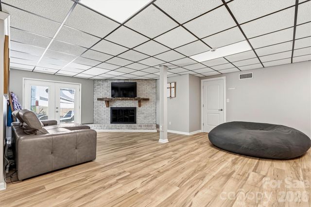 226 28th Avenue Place NE, Hickory, NC 28601
