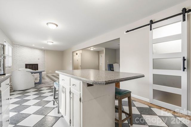 226 28th Avenue Place NE, Hickory, NC 28601