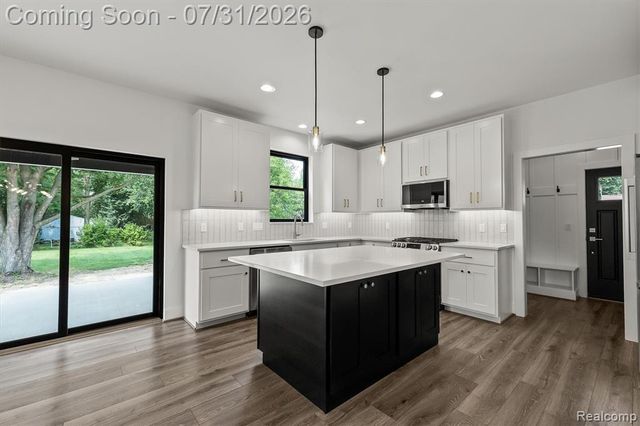 2065 Richwood Road, Auburn Hills, MI 48326