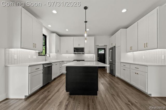 2065 Richwood Road, Auburn Hills, MI 48326
