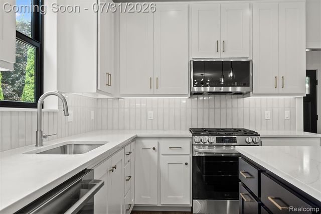 2065 Richwood Road, Auburn Hills, MI 48326
