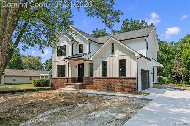 2065 Richwood Road, Auburn Hills, MI 48326