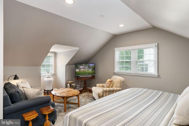 4 HUNTINGTON DRIVE, Fredericksburg, VA 22405