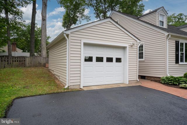 4 HUNTINGTON DRIVE, Fredericksburg, VA 22405