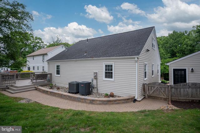 4 HUNTINGTON DRIVE, Fredericksburg, VA 22405