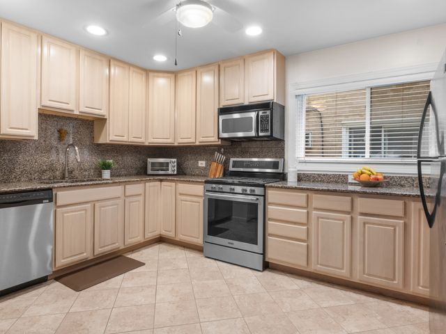 7818 W 26th Street 1N, North Riverside, IL 60546