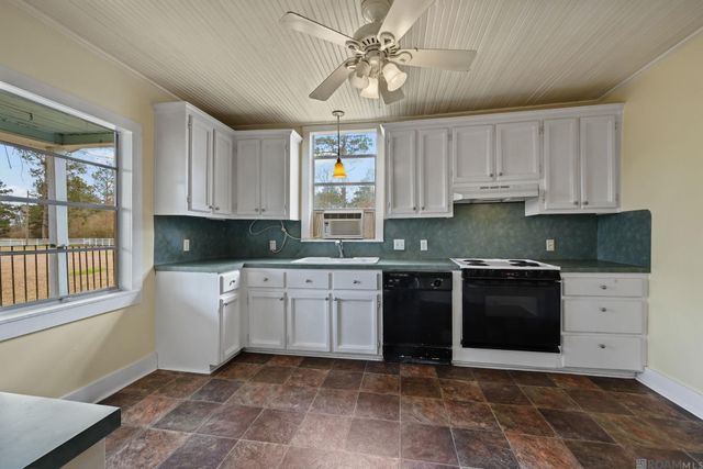 4578 Richmond Dr, Ethel, LA 70730