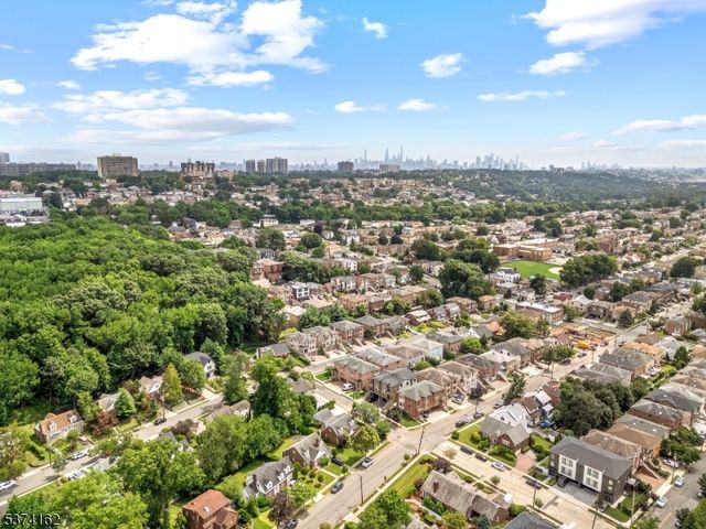 3 Glenwood Ave, Leonia Boro, NJ 07605