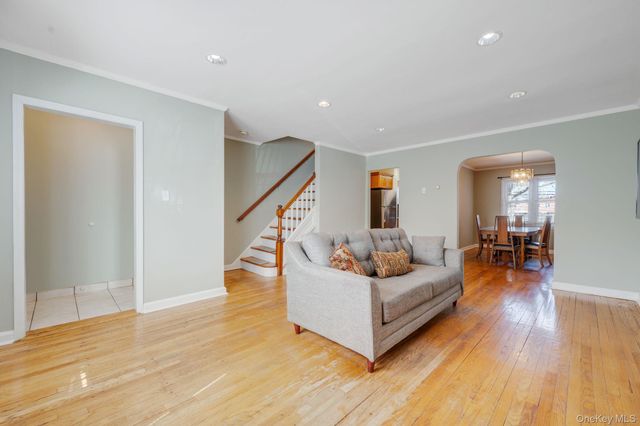 148-07 61st Road, Flushing, NY 11367