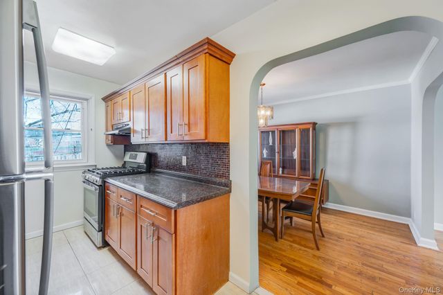 148-07 61st Road, Flushing, NY 11367