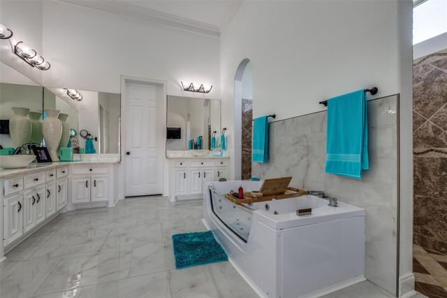 8 Cypress Point Court, Manvel, TX 77578