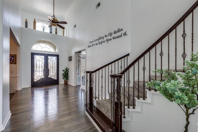 8 Cypress Point Court, Manvel, TX 77578