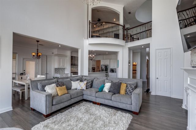 8 Cypress Point Court, Manvel, TX 77578