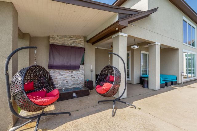 8 Cypress Point Court, Manvel, TX 77578