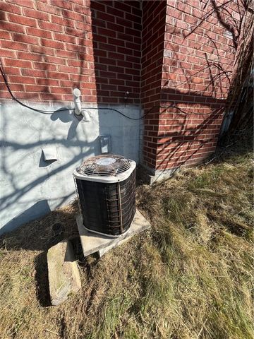 321 Apache Drive, Monessen, PA 15062