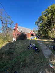 321 Apache Drive, Monessen, PA 15062