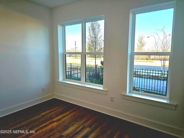 1924 PRUDENTIAL Drive, Jacksonville, FL 32207