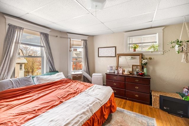 25 Almont Ave, Worcester, MA 01604