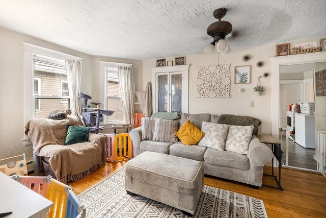 25 Almont Ave, Worcester, MA 01604