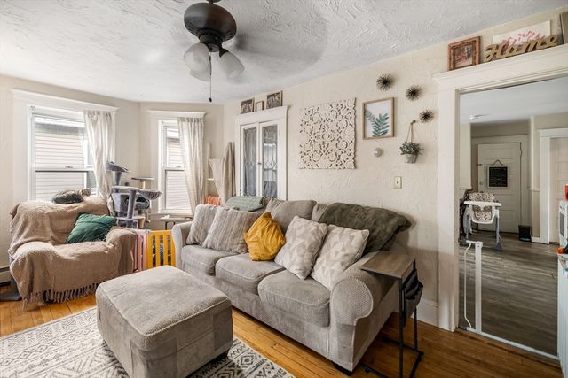 25 Almont Ave, Worcester, MA 01604