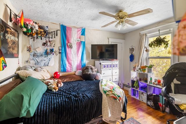 25 Almont Ave, Worcester, MA 01604