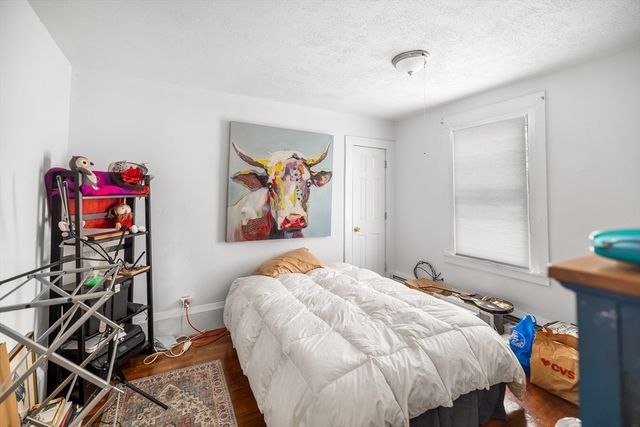 25 Almont Ave, Worcester, MA 01604