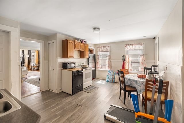 25 Almont Ave, Worcester, MA 01604