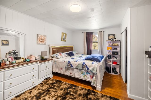 25 Almont Ave, Worcester, MA 01604