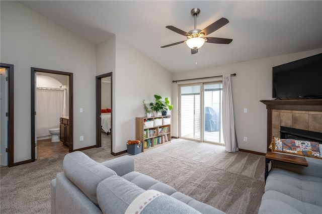 5415 Dostal SW, Cedar Rapids, IA 52404