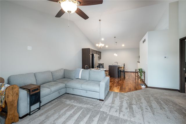 5415 Dostal SW, Cedar Rapids, IA 52404