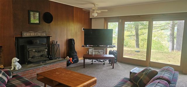 9 Cherry Hill Lane, Sparrowbush, NY 12493