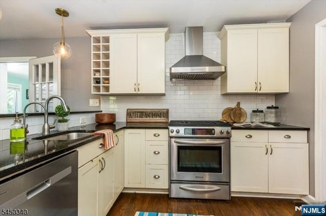 195 Stonehouse Road, Bloomfield, NJ 07028